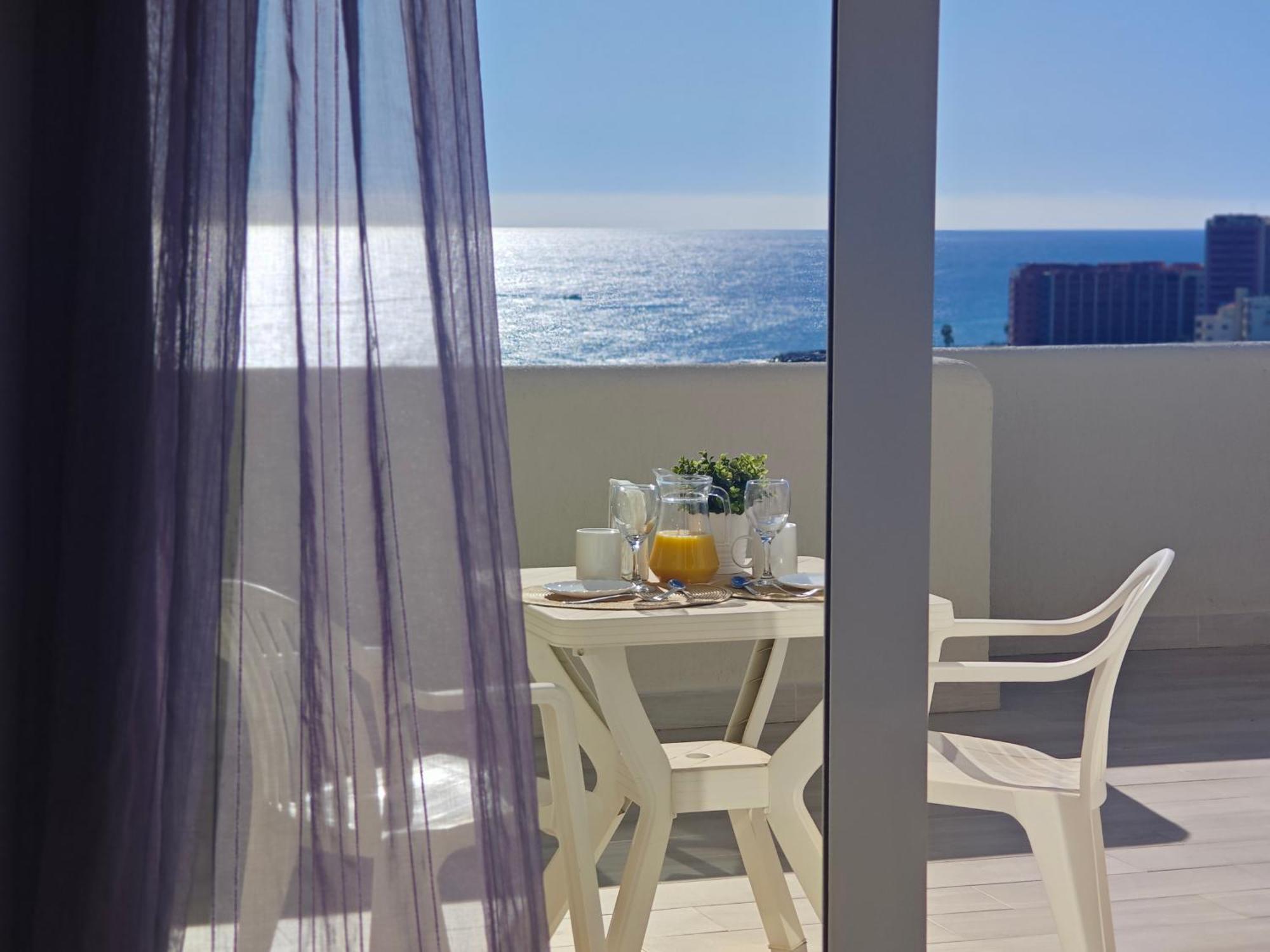 El Estudio De La Playa Benalbeach Vistas Al Mar Benalmádena Eksteriør billede