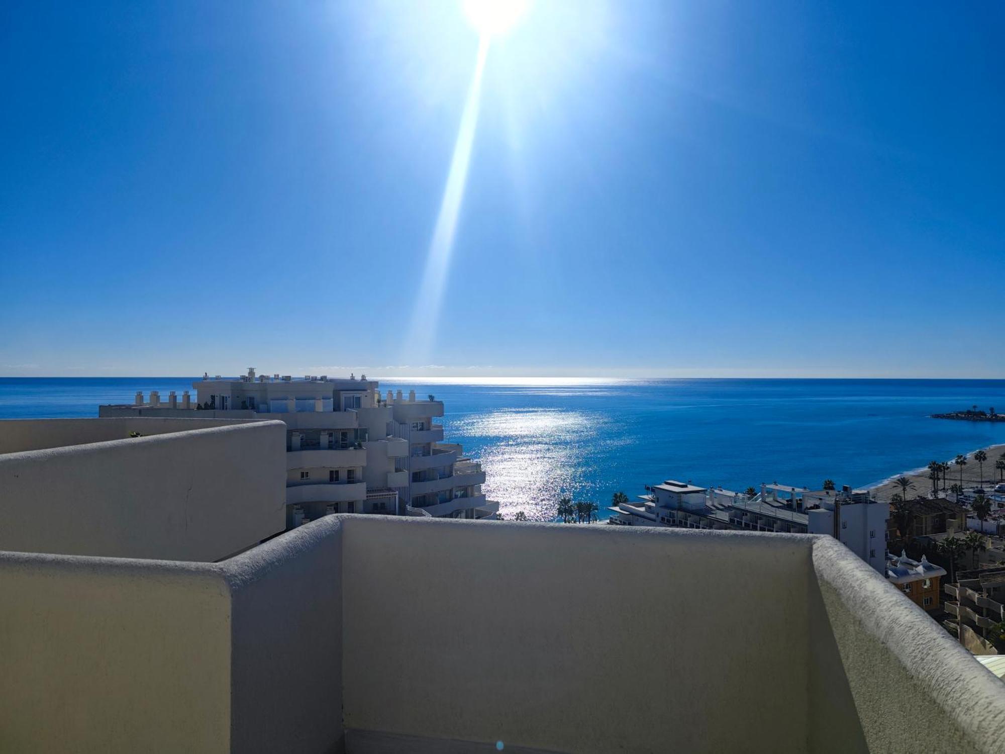 El Estudio De La Playa Benalbeach Vistas Al Mar Benalmádena Eksteriør billede