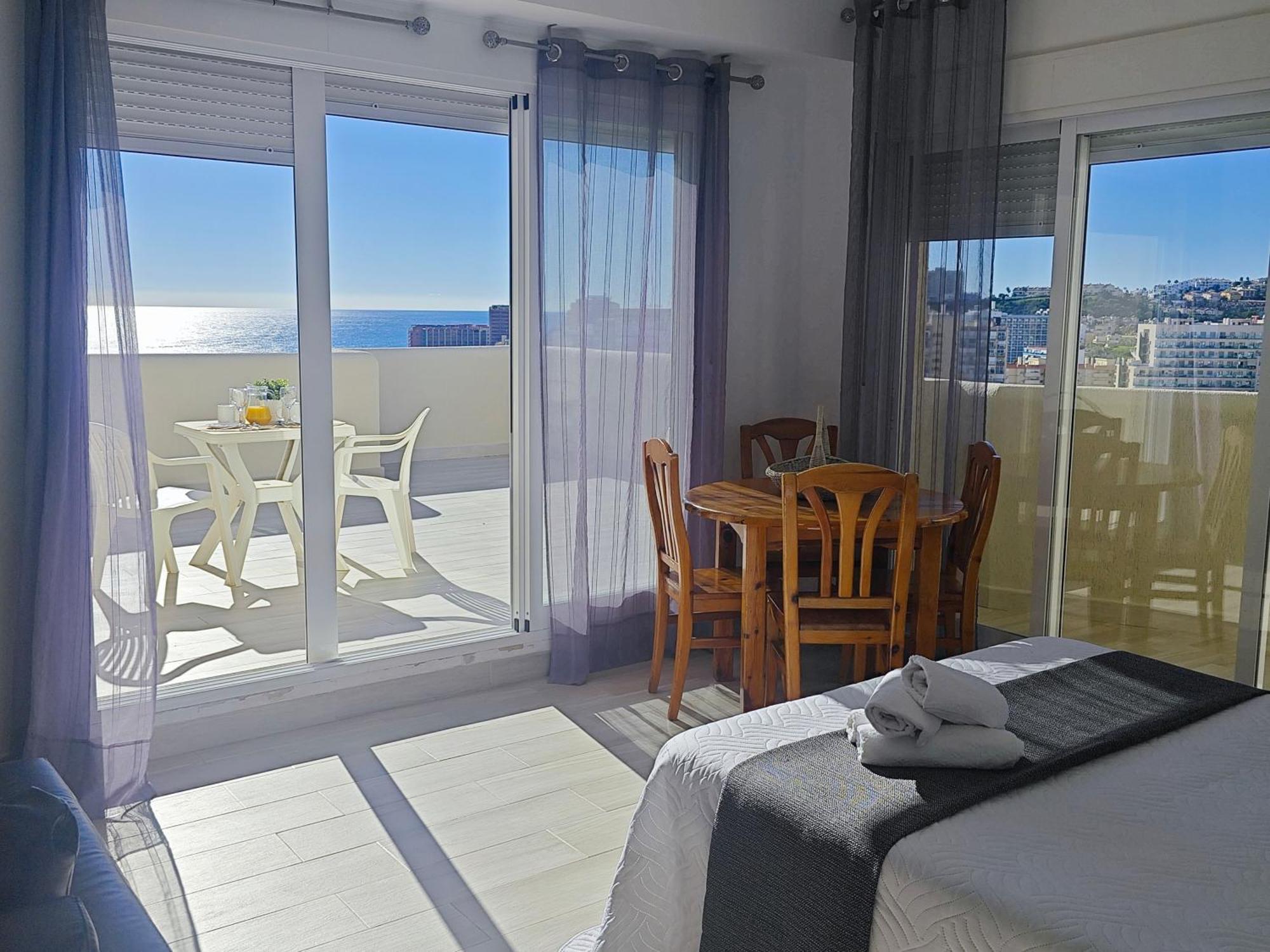 El Estudio De La Playa Benalbeach Vistas Al Mar Benalmádena Eksteriør billede