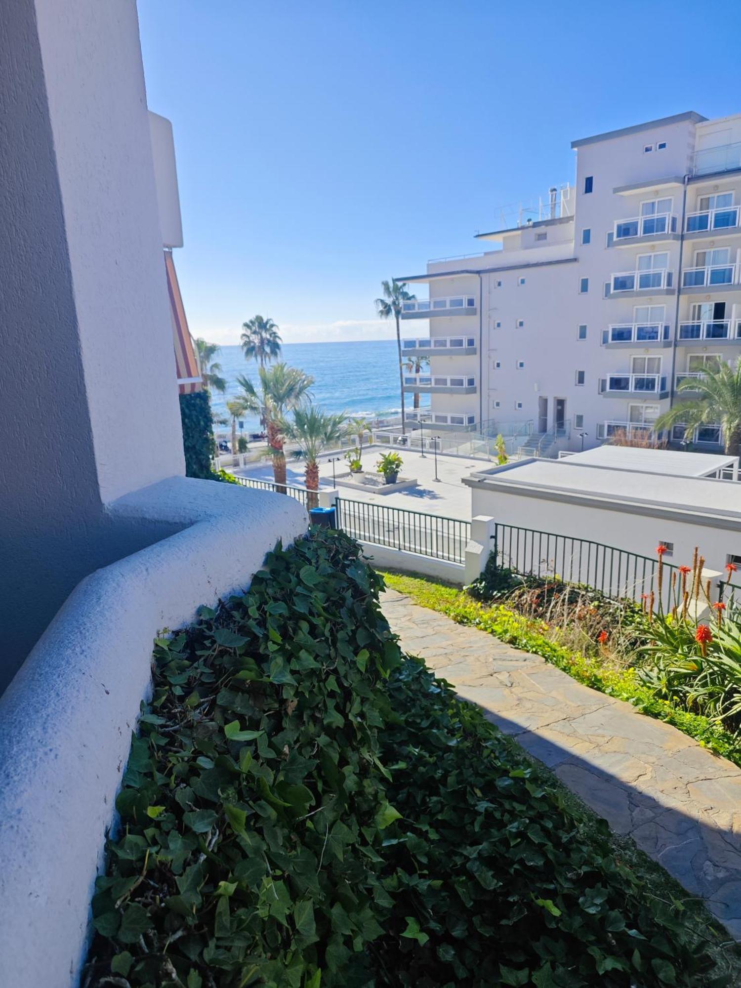 El Estudio De La Playa Benalbeach Vistas Al Mar Benalmádena Eksteriør billede